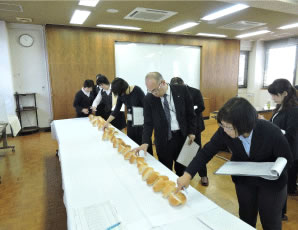 学校給食用パン品質審査会